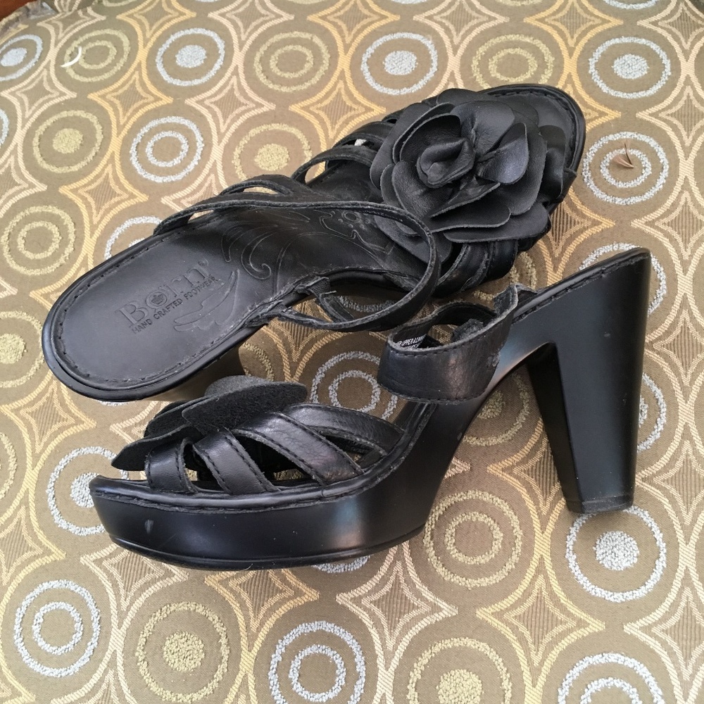 Born Flowered Sandals